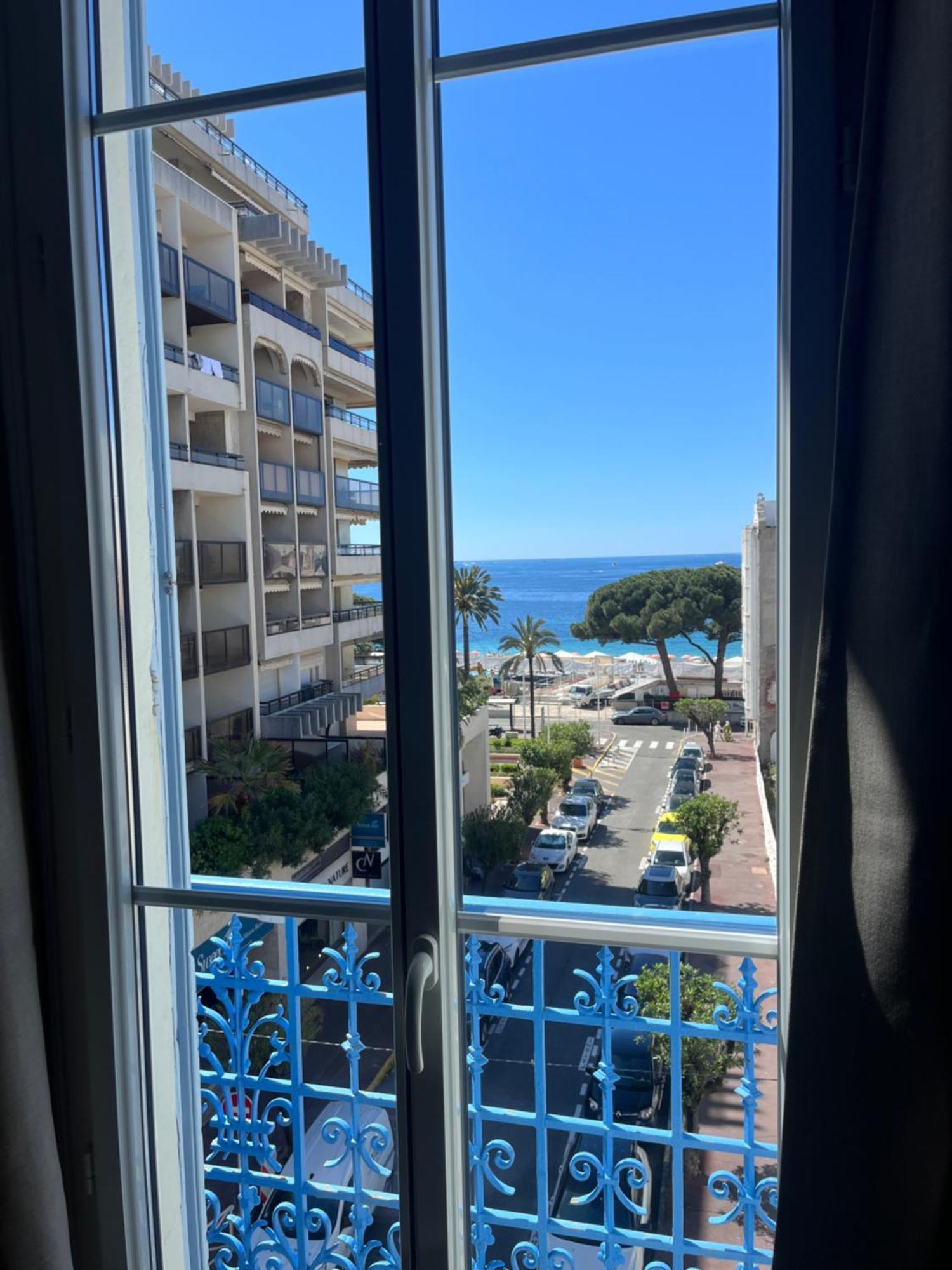 Hotel Eden - La Baigneuse 3*