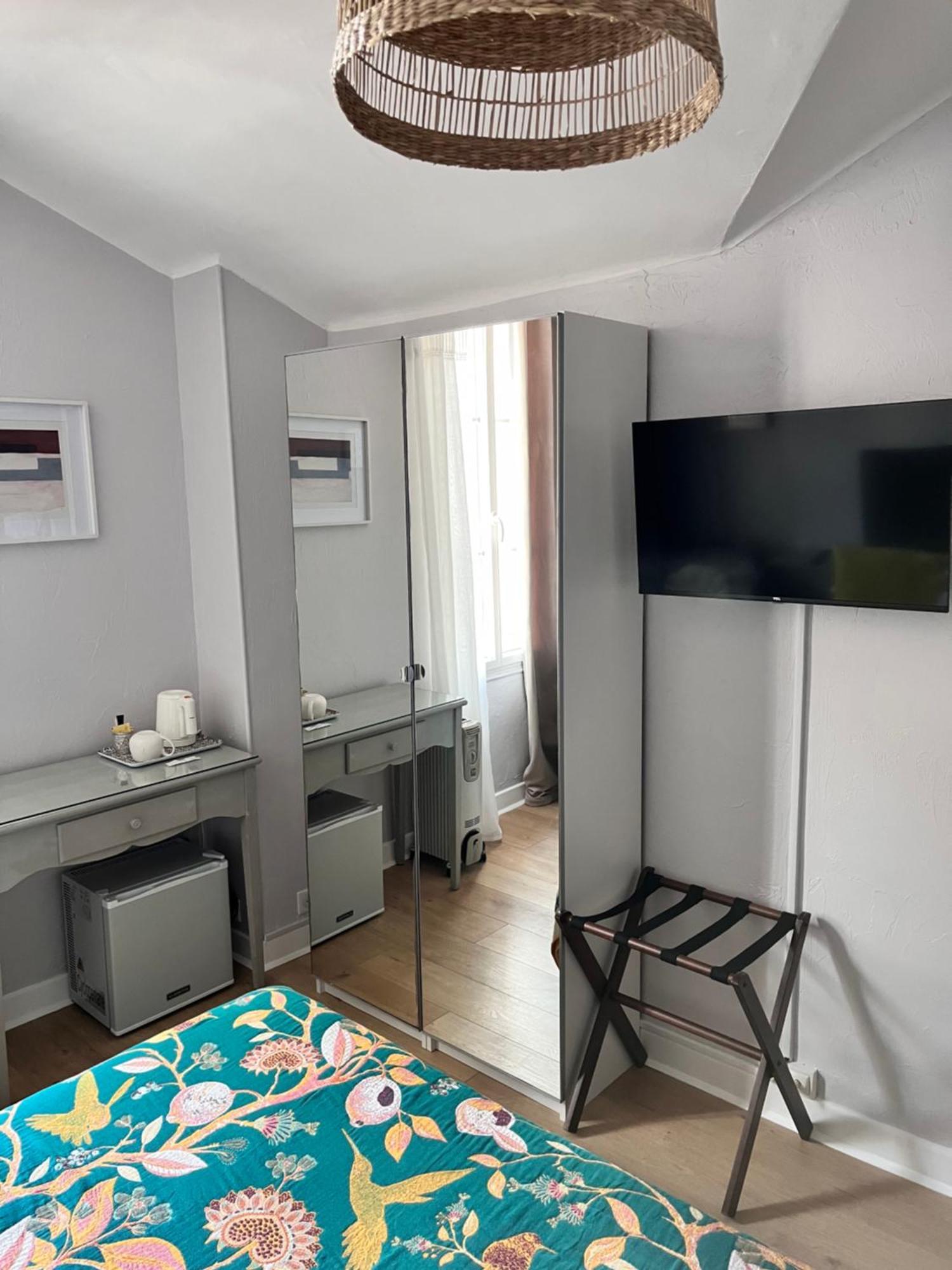 Hotel Eden - La Baigneuse 3*